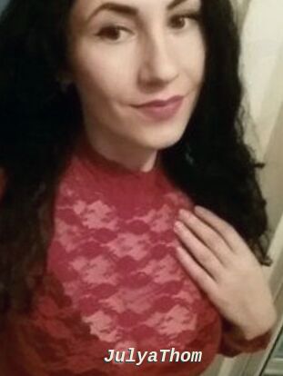 JulyaThom