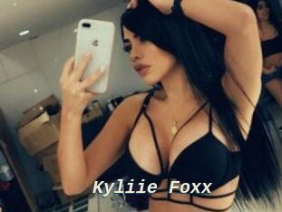 Kyliie_Foxx