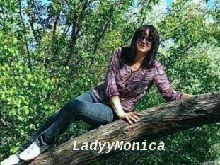 LadyyMonica
