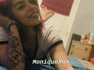 MoniqueXox