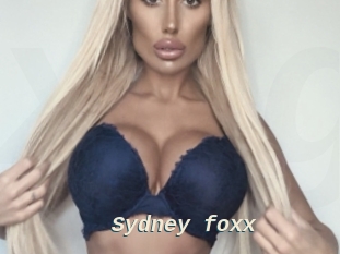 Sydney_foxx