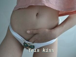 Tris_kiss